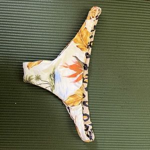 Billabong bikini bottom